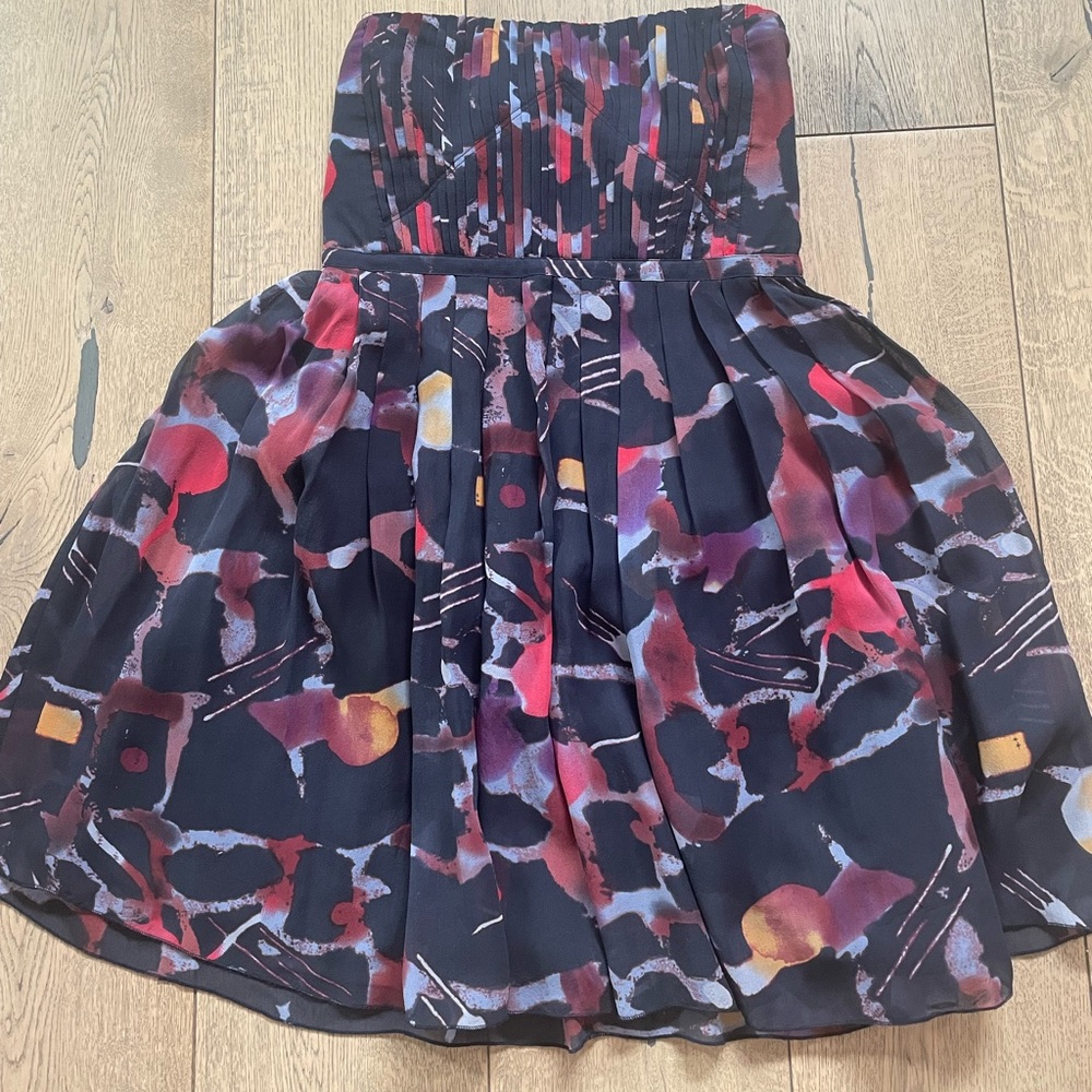 Navy printed strapless dress 100% silk perfect for day and night.